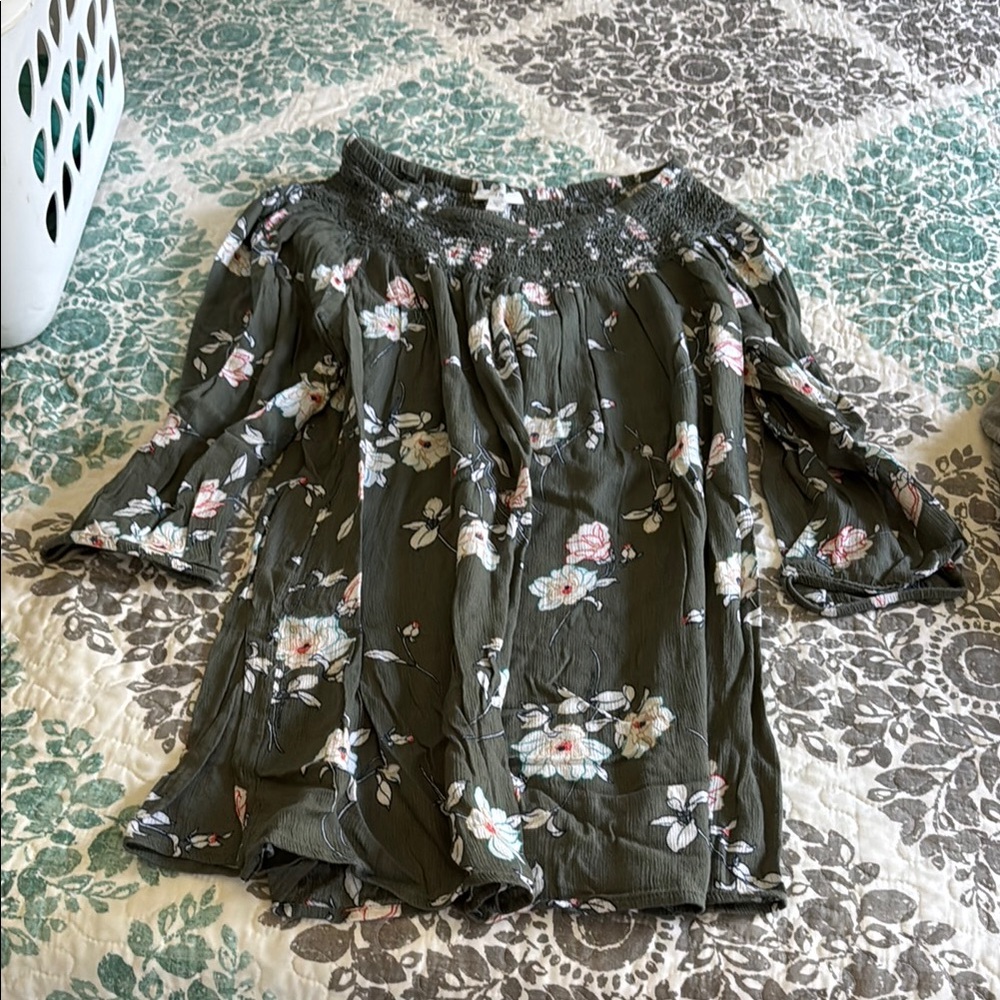 J. Jill Green Ruffled 3/4 Sleeve Blouse